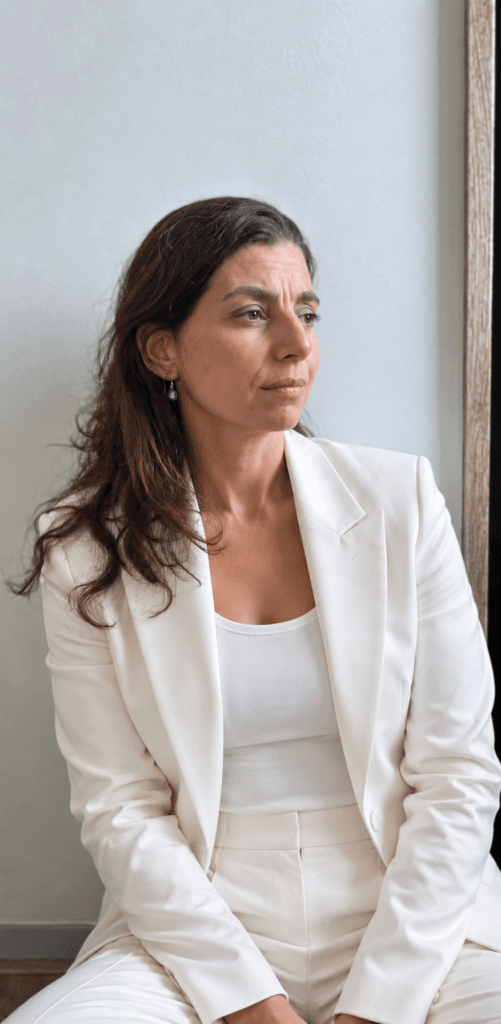 Sofia Chalkidis in haar praktijk voor lichaamsgerichte begeleiding in Alphen